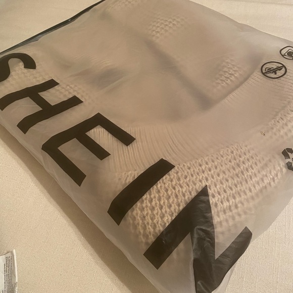 Sexy sweater - Picture 3 of 3